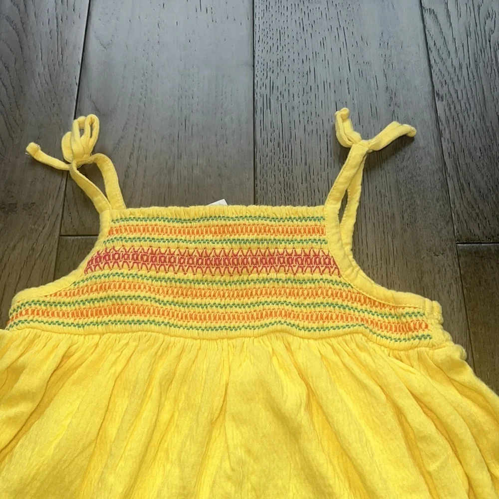 Girls Old Navy hobo like spaghetti strap Flowey shirt